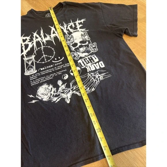 BALANCE DARK & LIGHT SKULL T-SHIRT MENS Large SKELETON GOTH TIME PEACE EUC - Picture 3 of 6